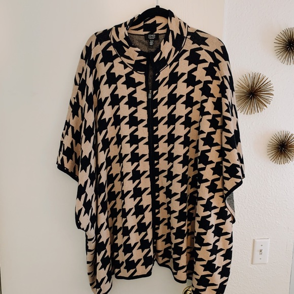 Jones New York Sweaters - Houndstooth Shawl